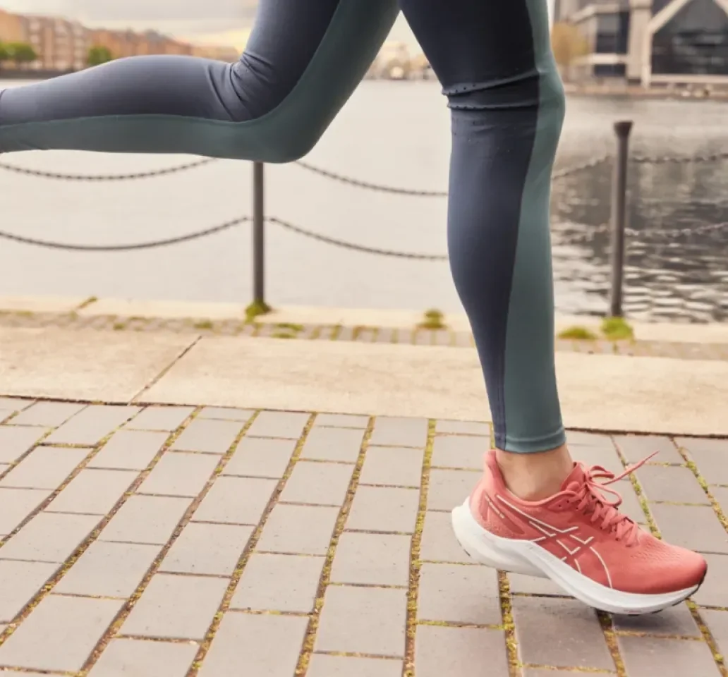 Running imagery featuring GT-2000