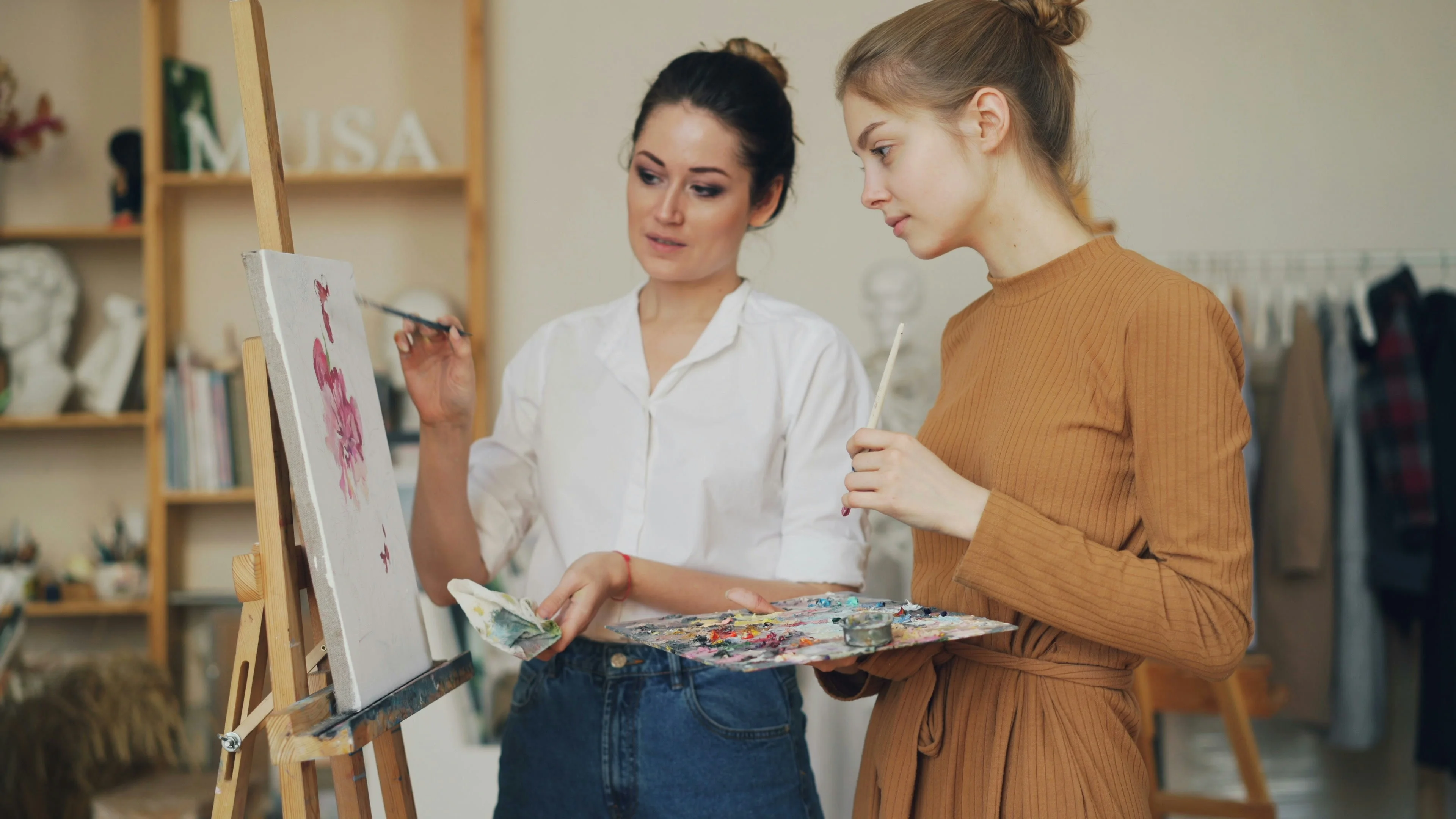 girls painting