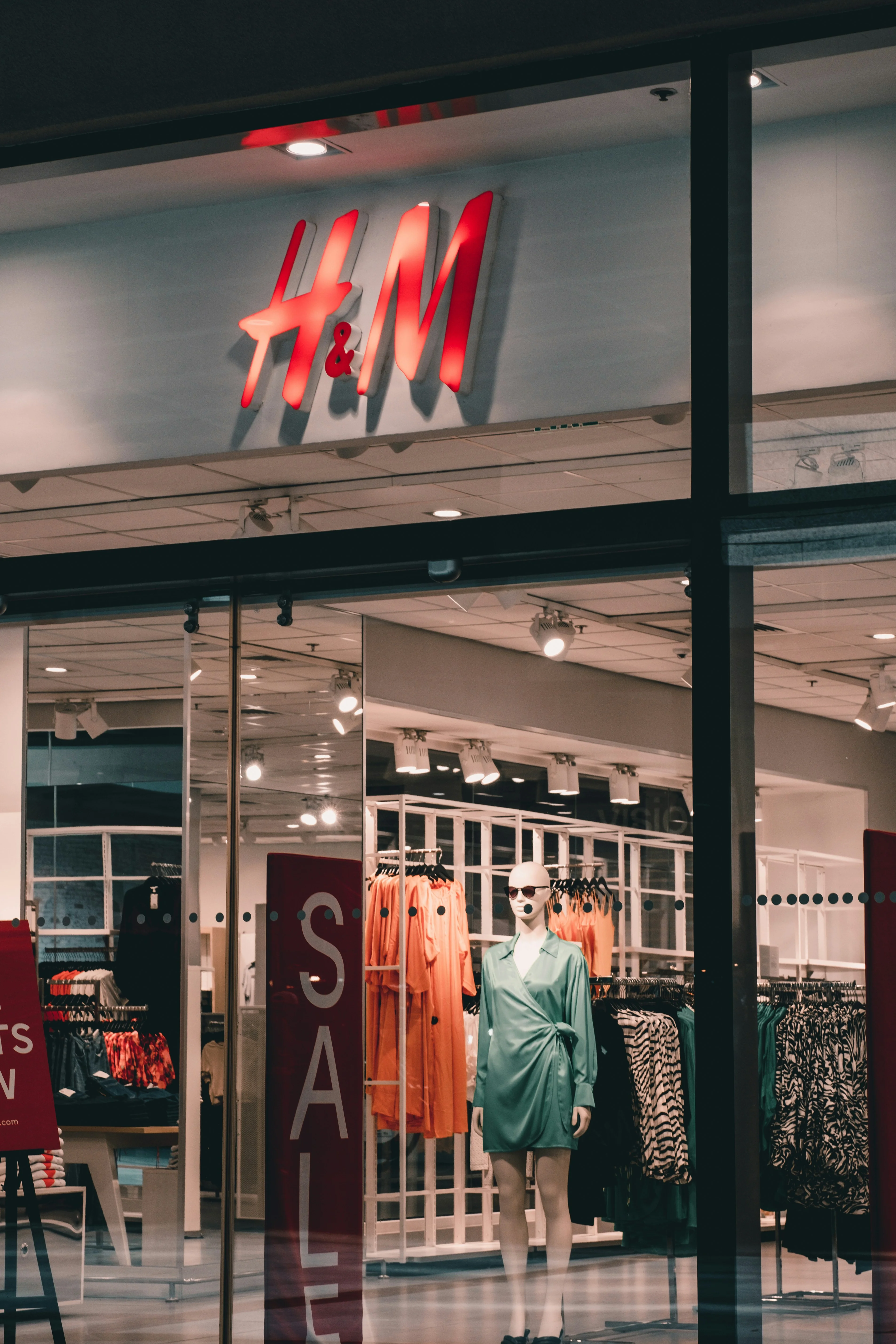 h&m store