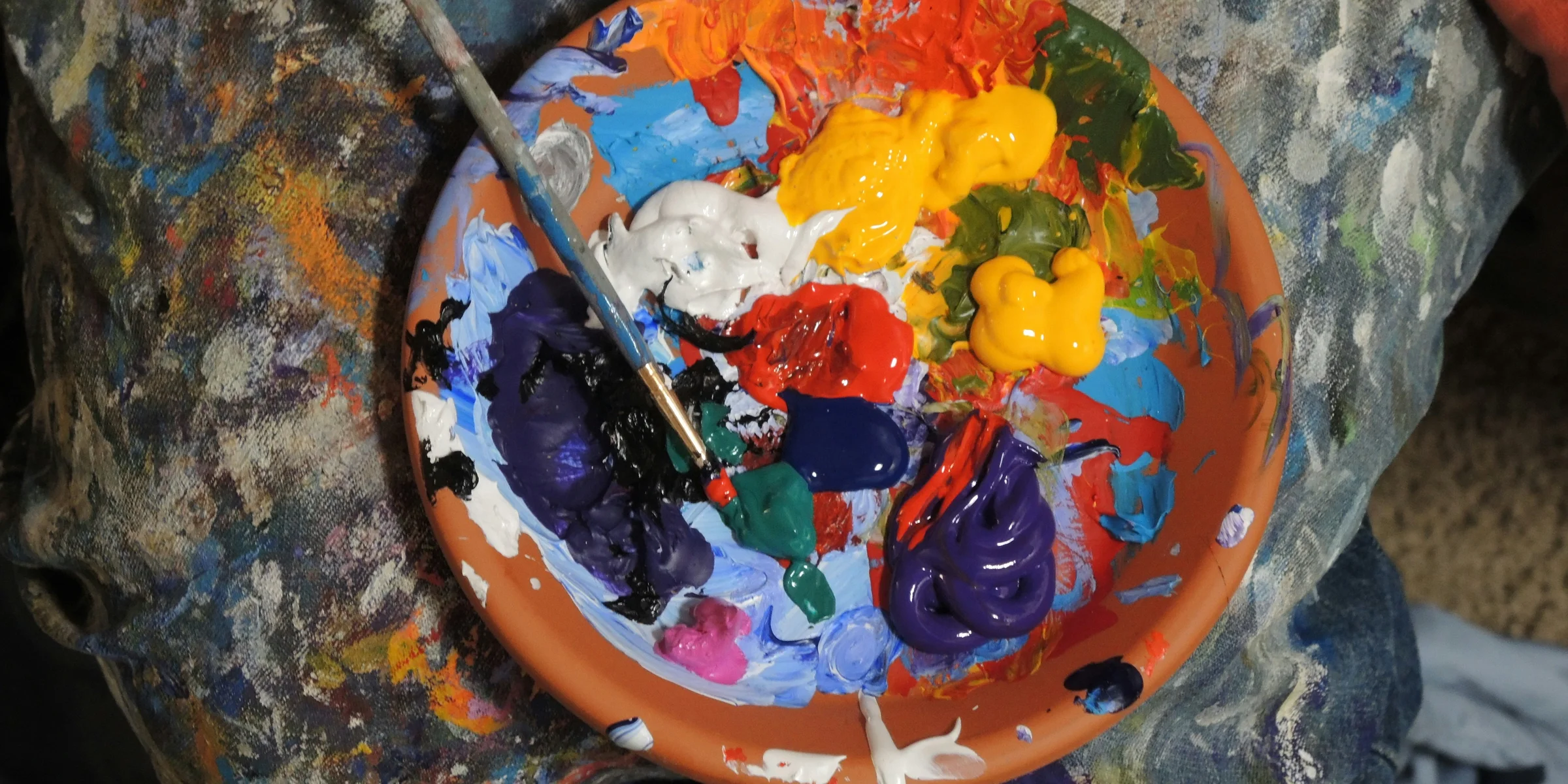 mixed paints in a plate.