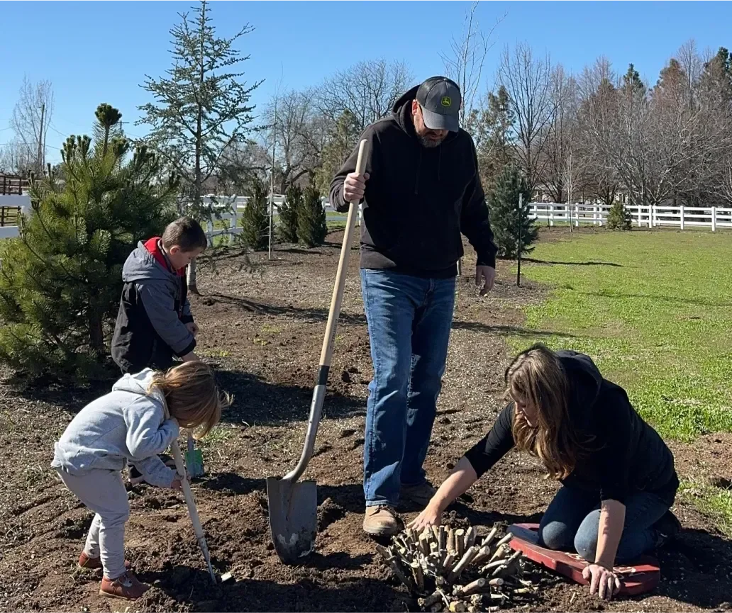 Image of an excited Gardening On Me gift card recipient. Their thank you note is below.