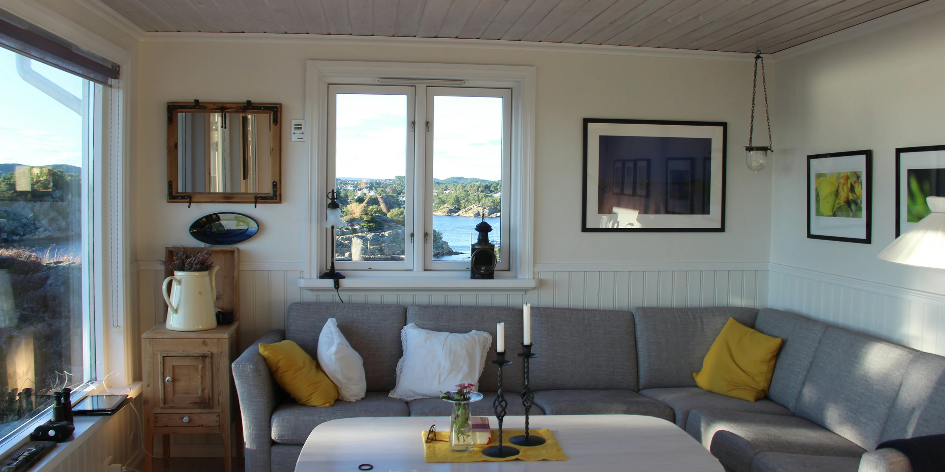 living room.