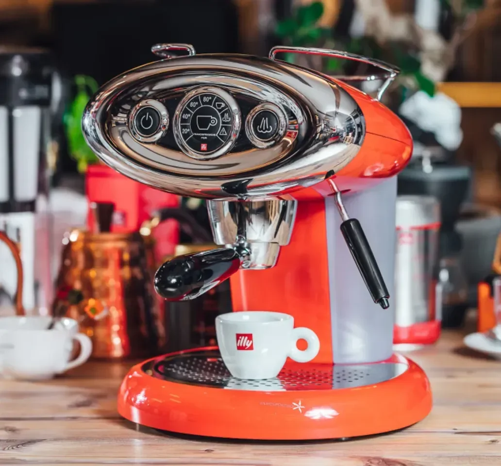 Coffee imagery featuring X7.1 iperEspresso Machine