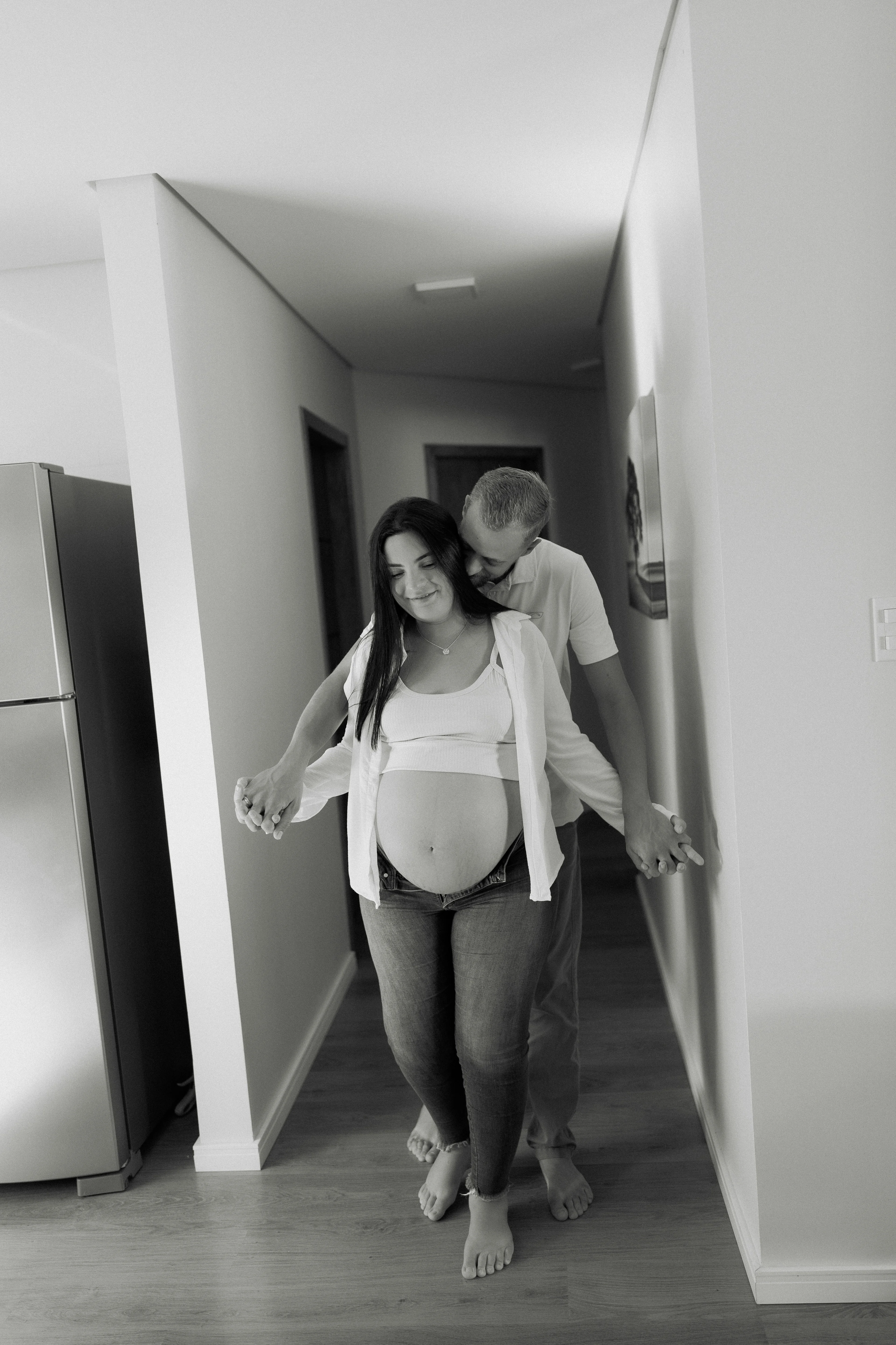 pregnant couple