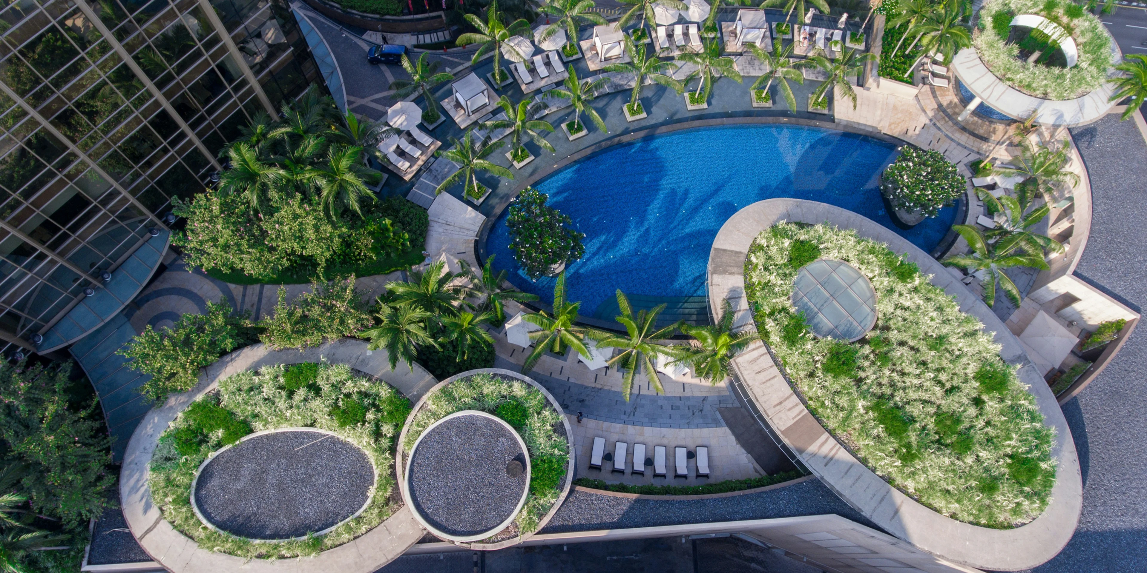 bird's eyeview of hotel resort.