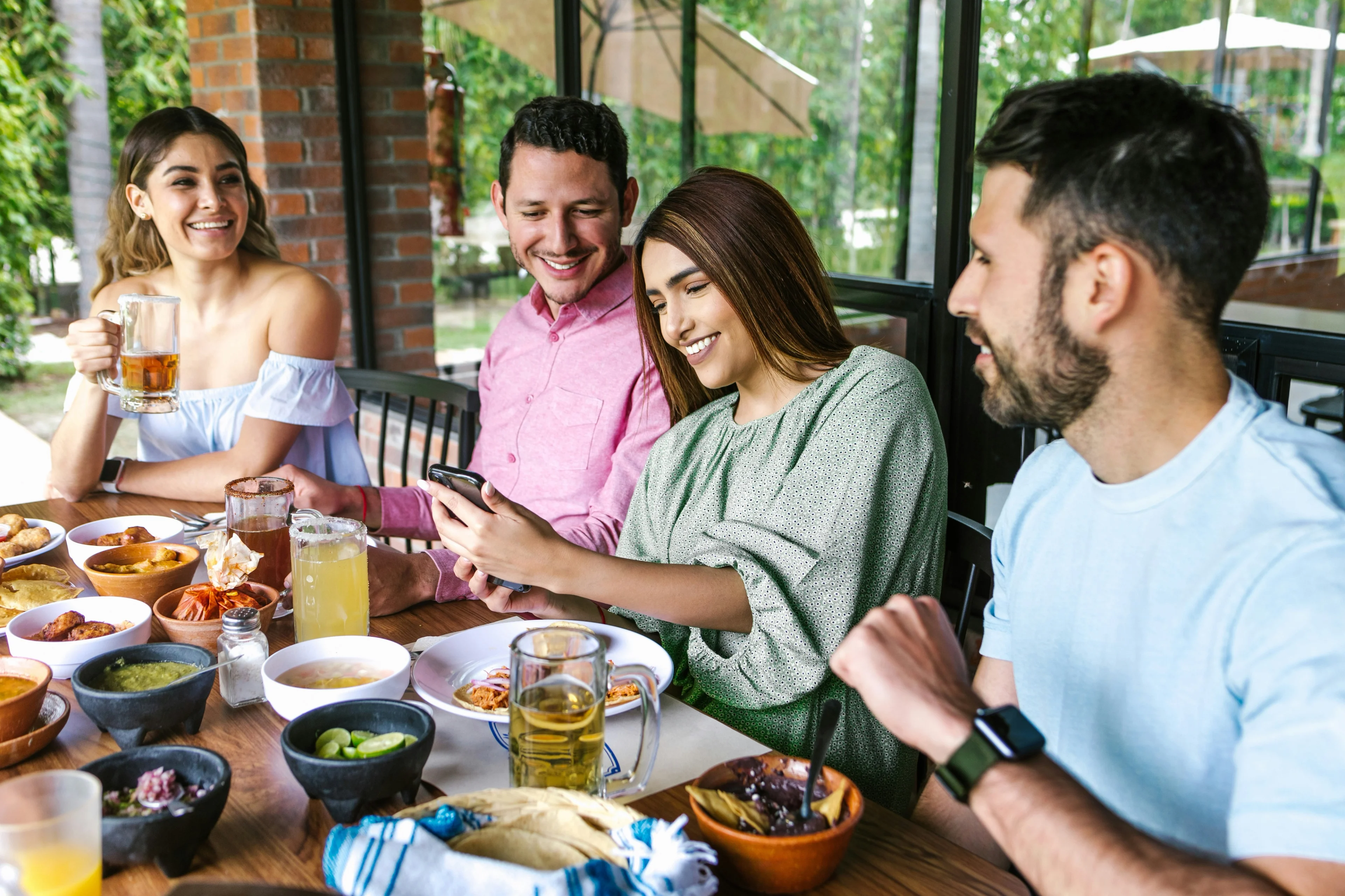 friends around Restaurant table