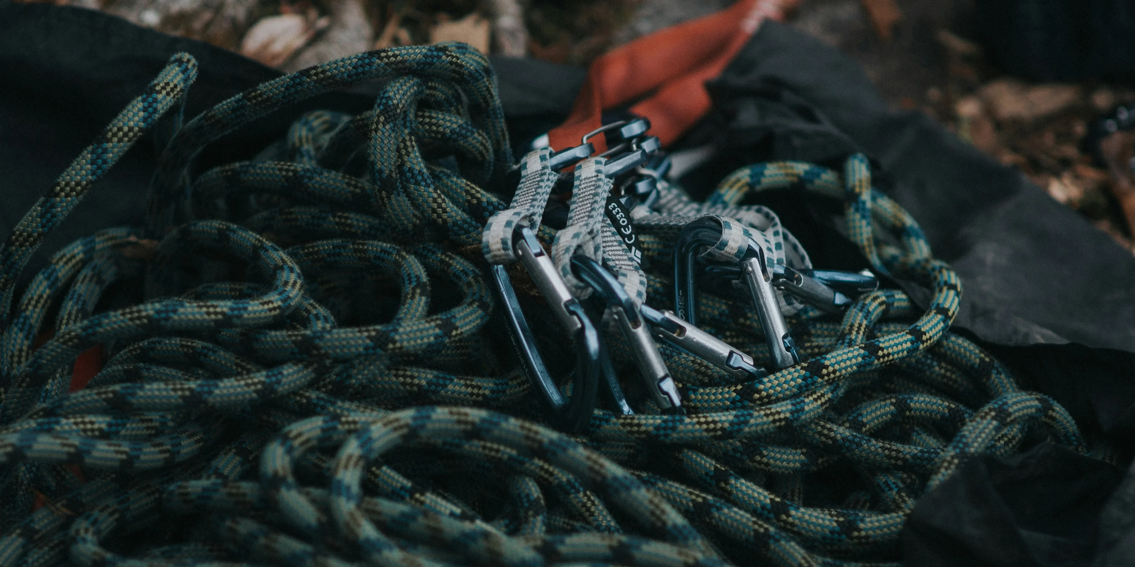 gray safety harness on focus photo.