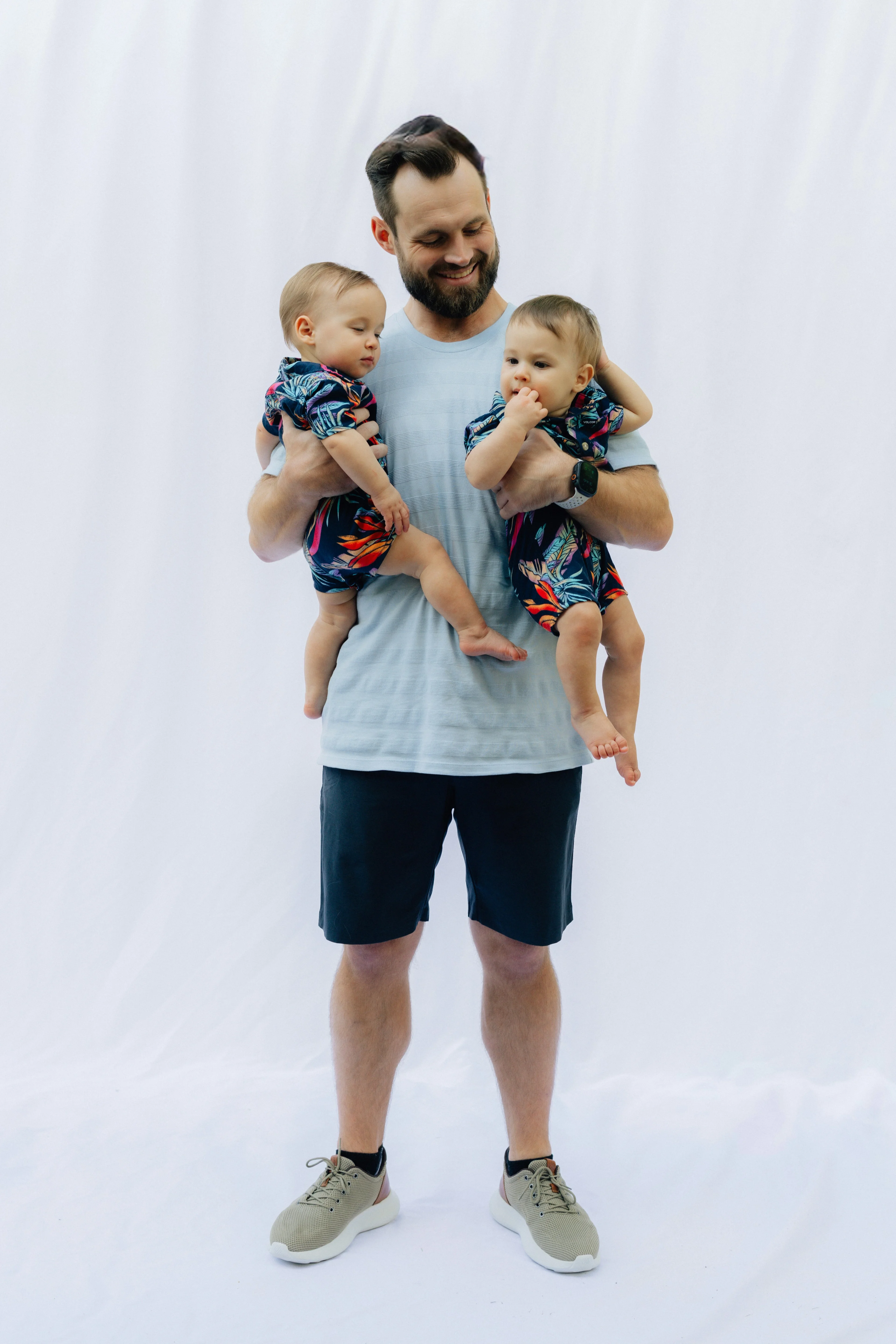 dad with two babies