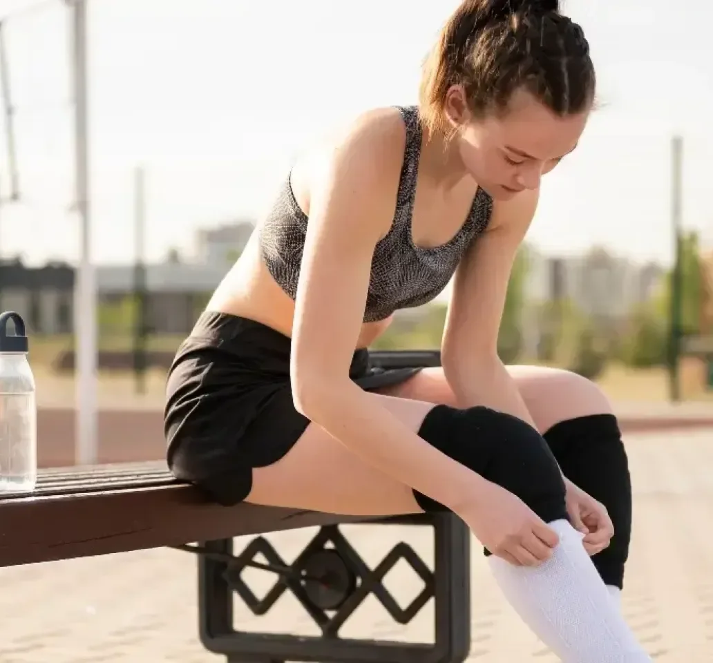 Volleyball imagery featuring Vapor Elite Volleyball Kneepads